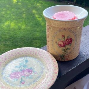 Retired Yankee Candle Company Ceramic Wax Melt Warmer